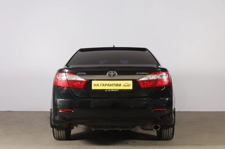 Toyota Camry 5 из 6