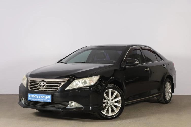 Toyota Camry 3 из 6