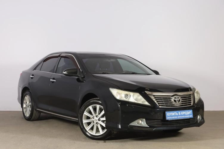 Toyota Camry 1 из 6