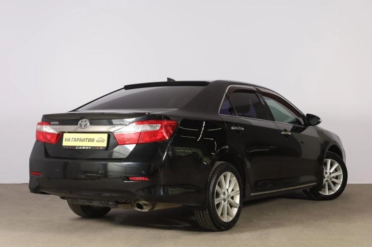 Toyota Camry 6 из 6