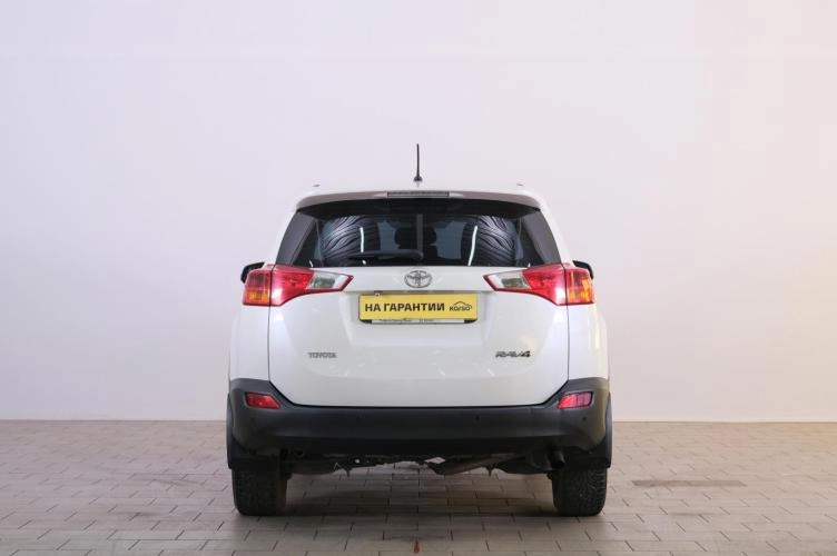 Toyota RAV4 5 из 6