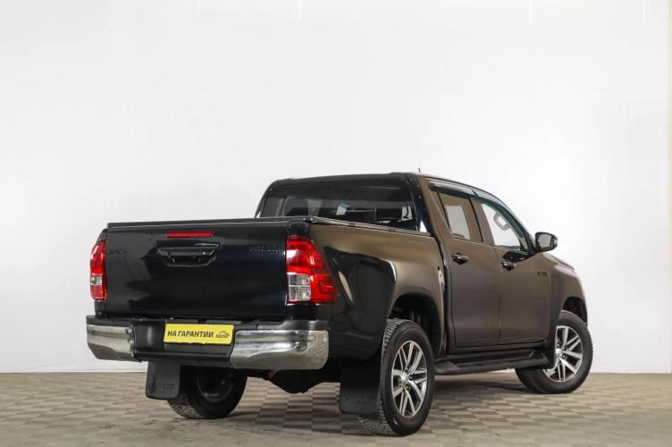 Toyota Hilux 6 из 6