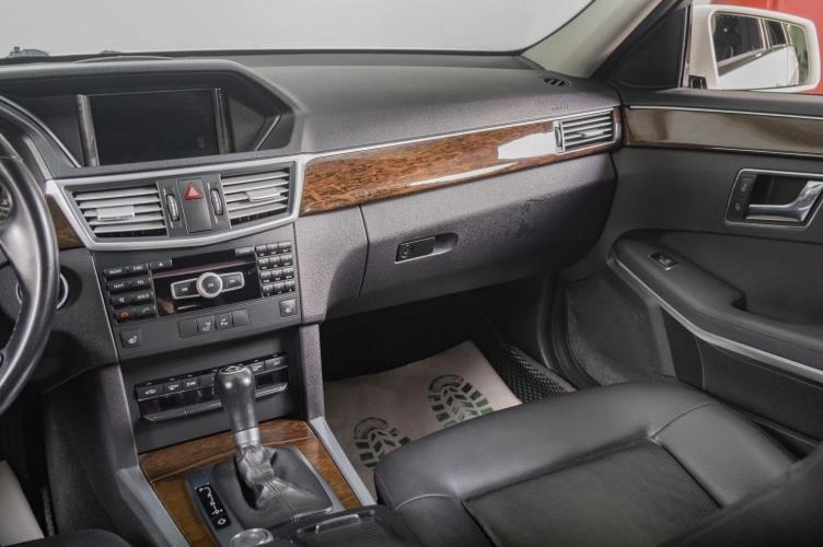 Mercedes-Benz E-класс 11 из 19