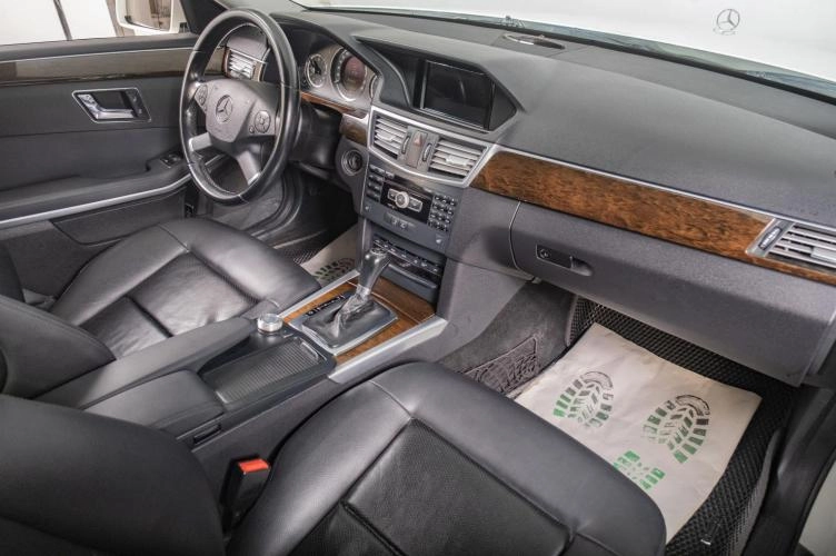 Mercedes-Benz E-класс 17 из 19