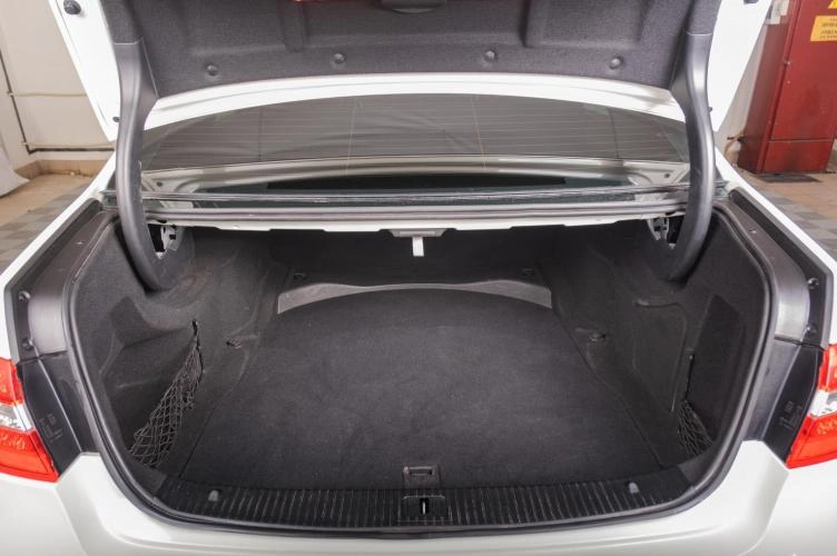 Mercedes-Benz E-класс 19 из 19