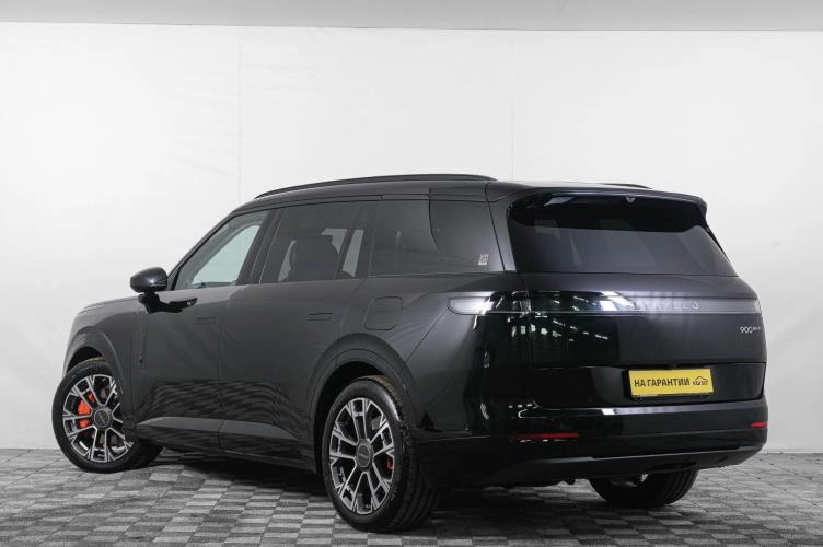 Lynk & Co 900 4 из 6