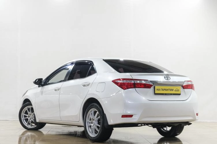 Toyota Corolla 4 из 6