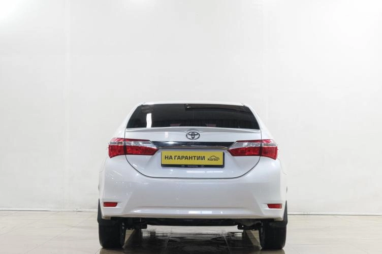 Toyota Corolla 5 из 6