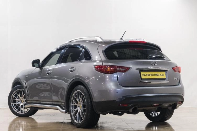 Infiniti FX37 5 из 6