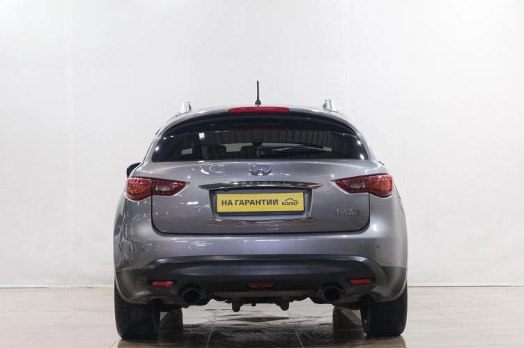 Infiniti FX37 4 из 6