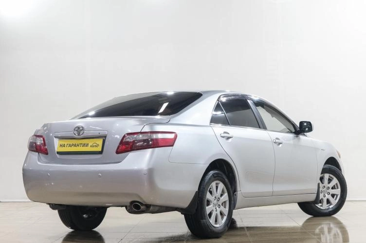 Toyota Camry 6 из 6