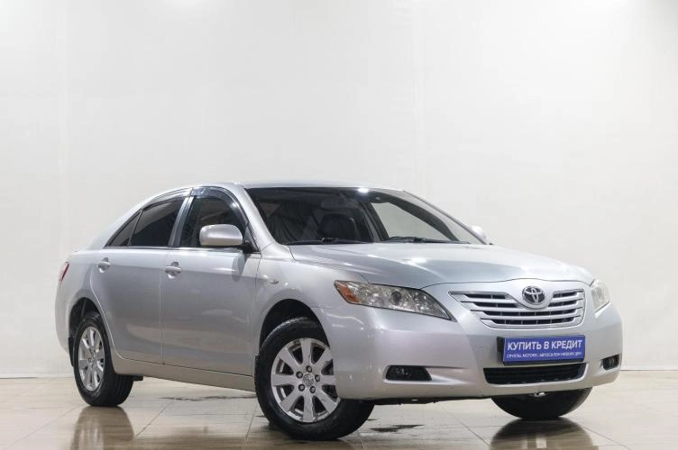 Toyota Camry 1 из 6