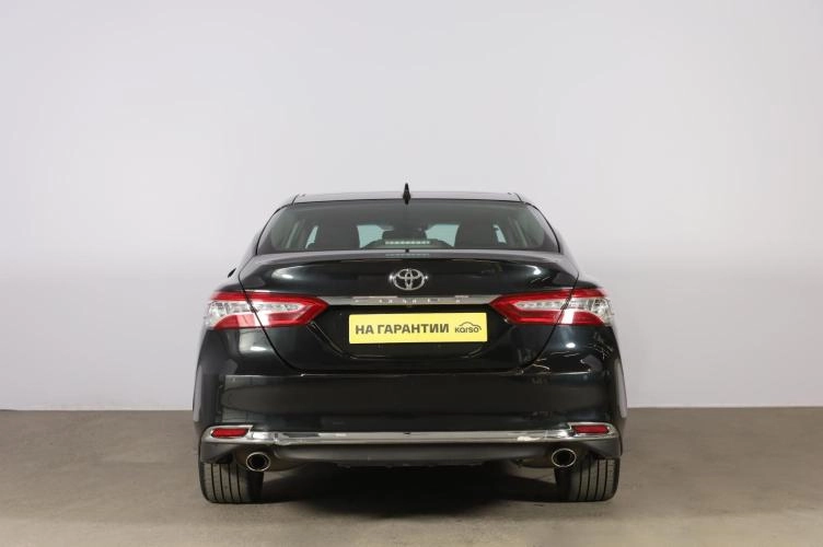 Toyota Camry 5 из 6