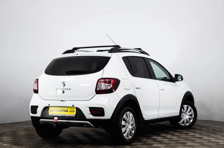 Renault Sandero Stepway 4 из 6