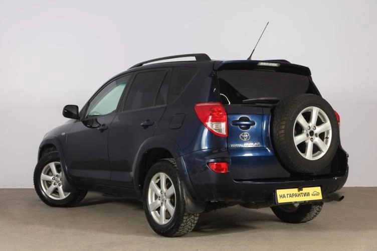 Toyota RAV4 4 из 6