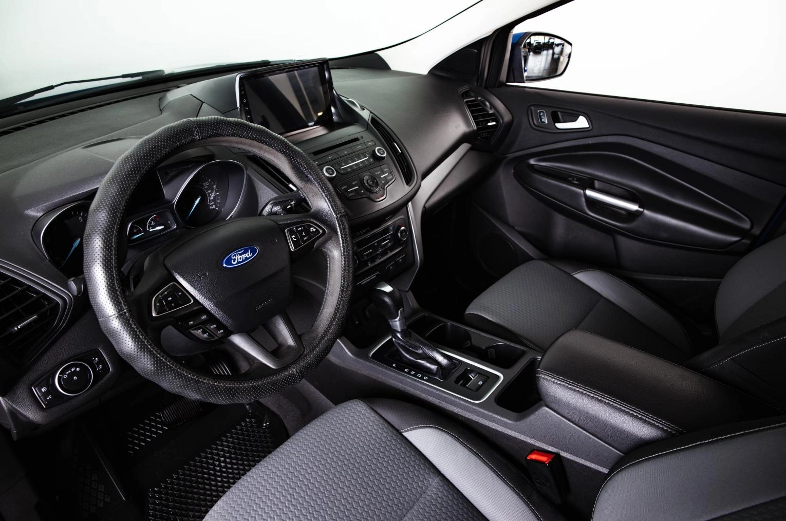 Ford Escape 8 из 25