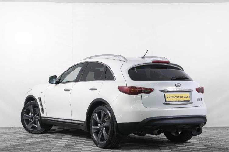 Infiniti FX37 4 из 6