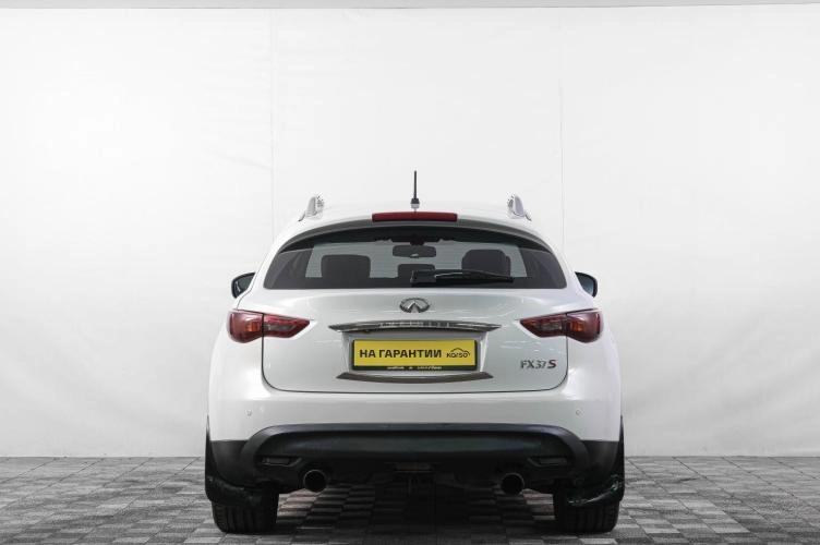 Infiniti FX37 5 из 6