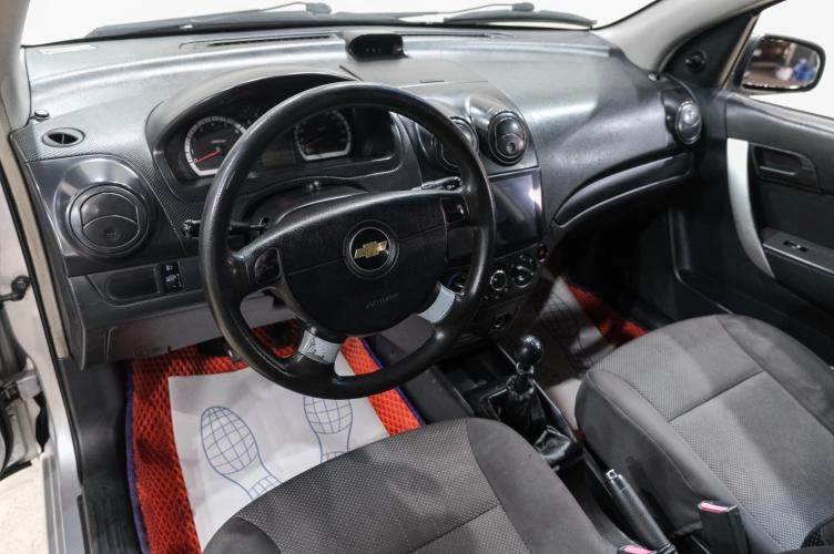 Chevrolet Aveo 12 из 26