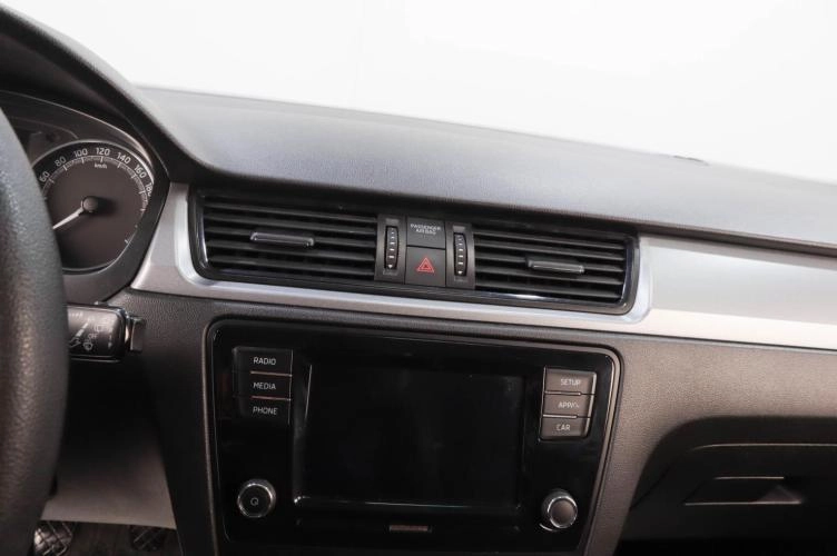 Skoda Rapid 12 из 15