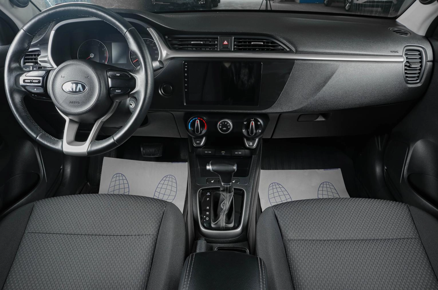 KIA Rio 12 из 18