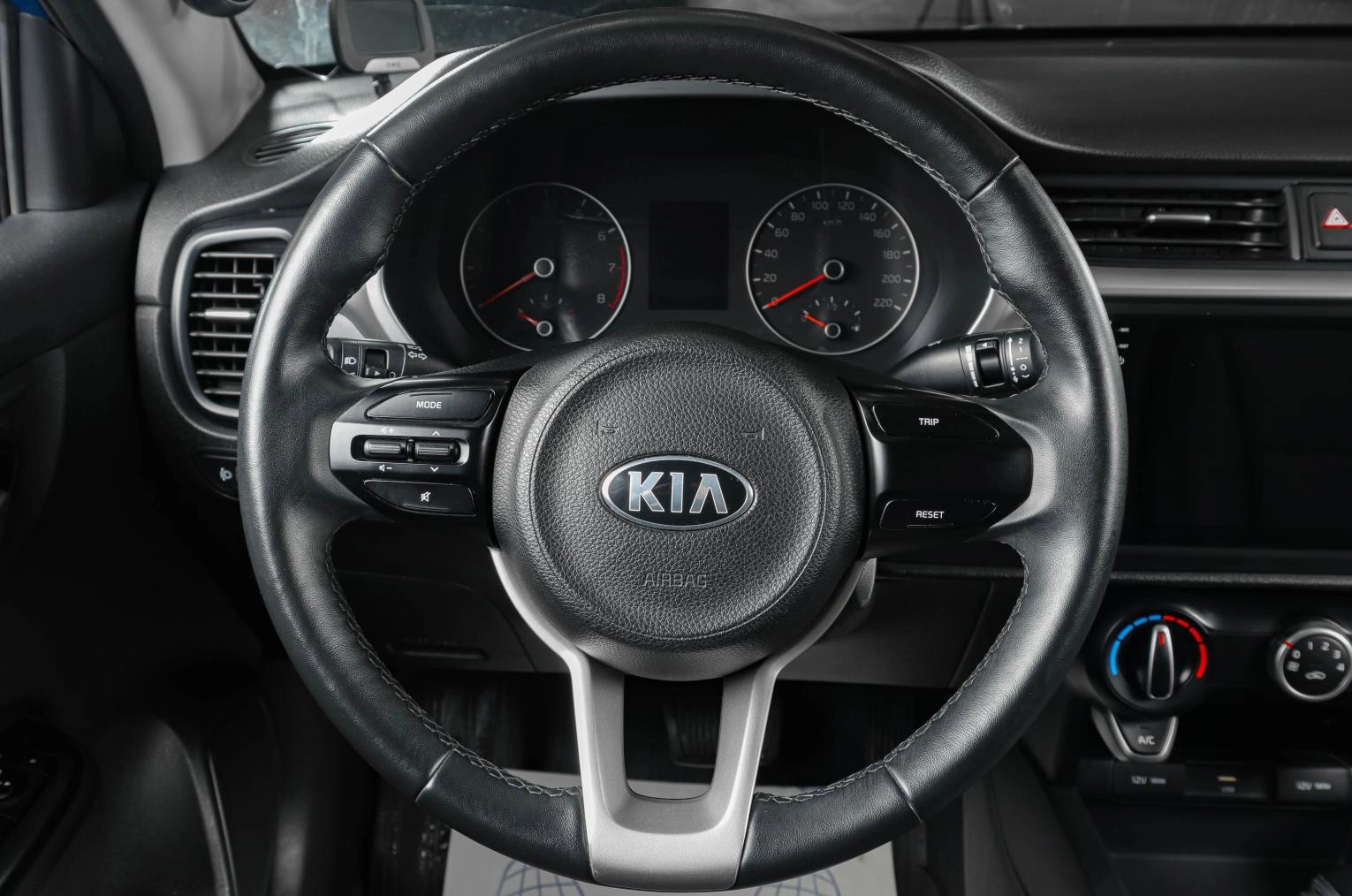 KIA Rio 13 из 18