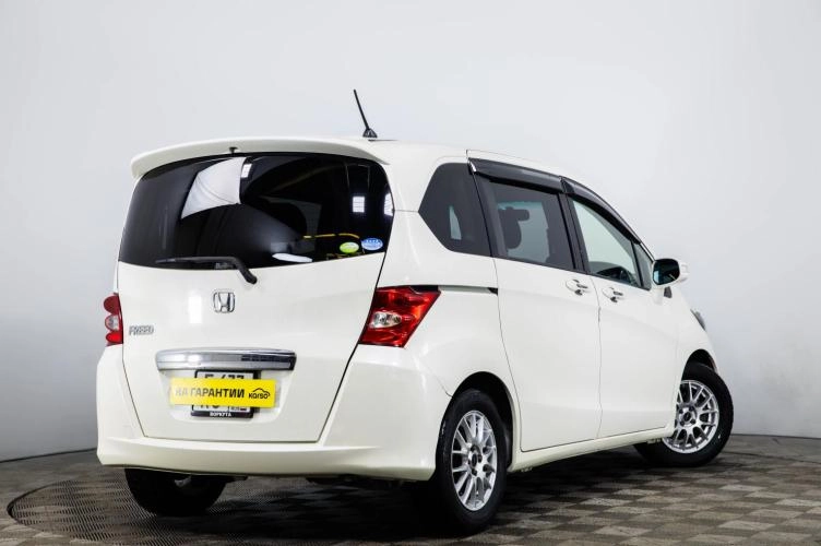 Honda Freed 4 из 6