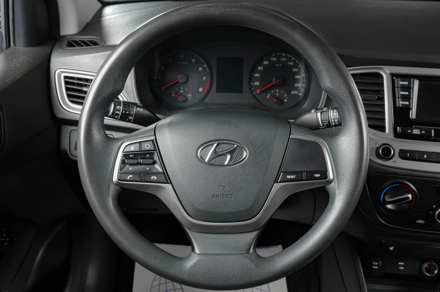 Hyundai Solaris 13 из 18