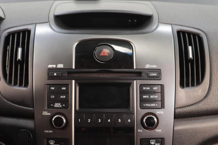KIA Cerato 15 из 19