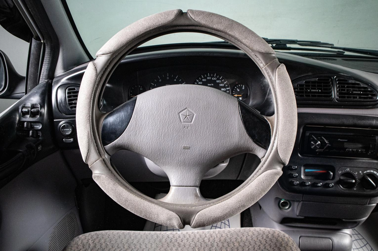 Chrysler Voyager 9 из 15