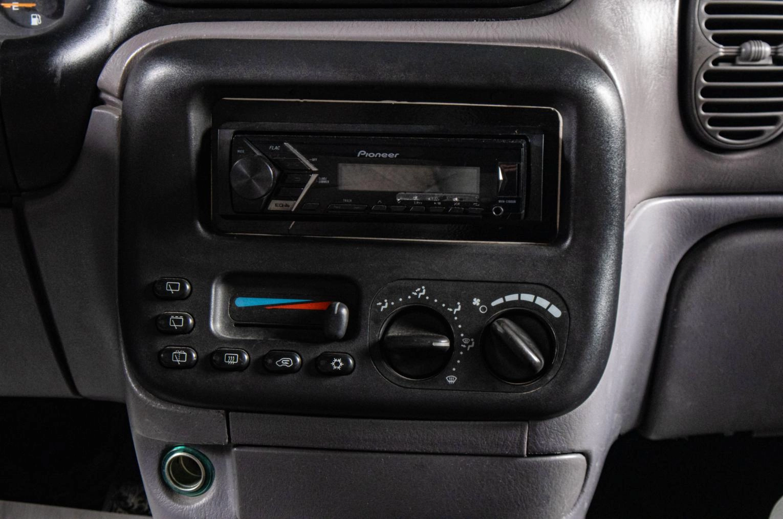 Chrysler Voyager 12 из 15