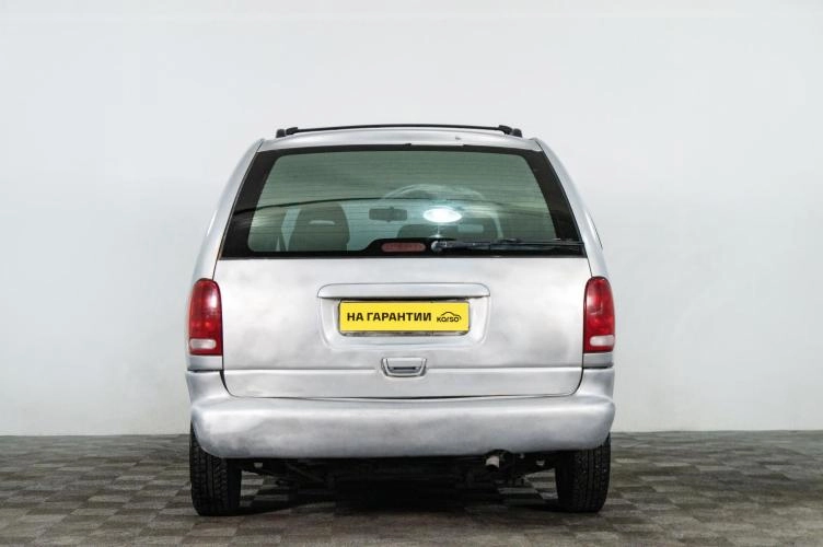 Chrysler Voyager 5 из 6