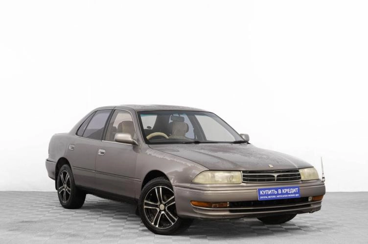 Toyota Camry 1 из 6