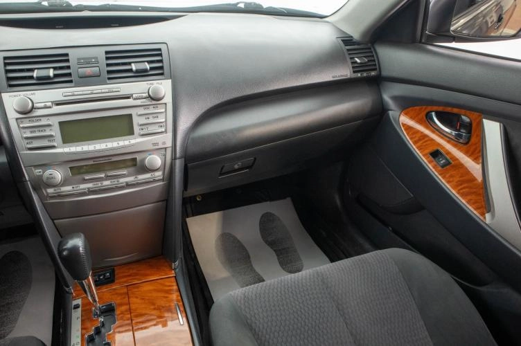Toyota Camry 19 из 23