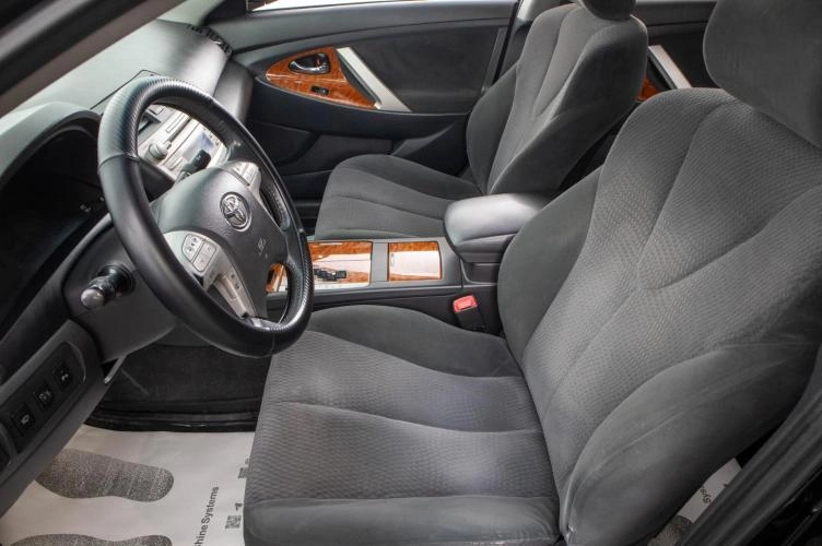 Toyota Camry 8 из 23