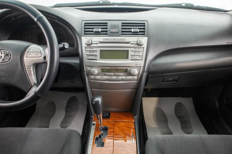 Toyota Camry 15 из 23
