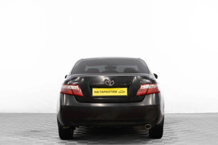 Toyota Camry 5 из 6