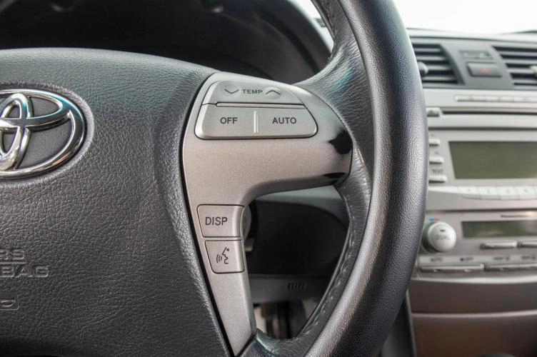 Toyota Camry 13 из 23
