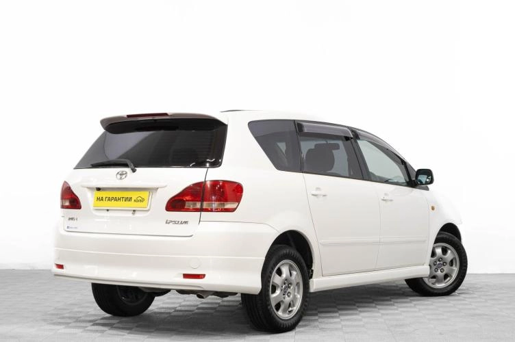 Toyota Ipsum 4 из 6