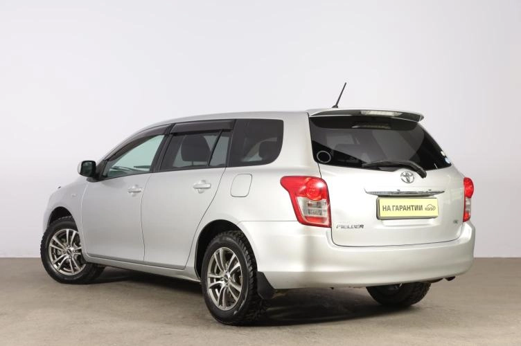Toyota Corolla Fielder 4 из 6