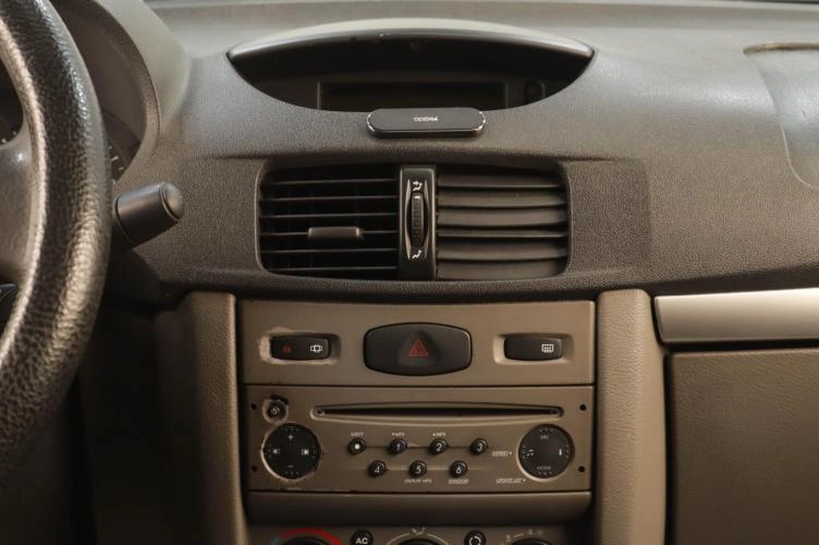 Renault Symbol 10 из 15