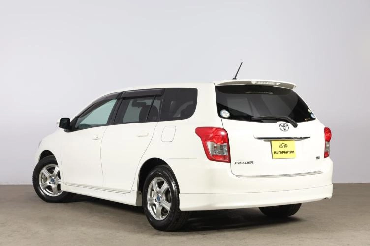 Toyota Corolla Fielder 4 из 6