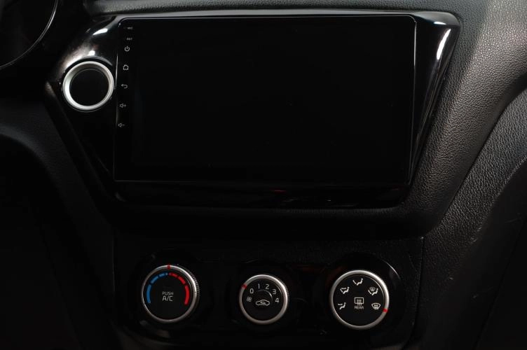 KIA Rio 10 из 16