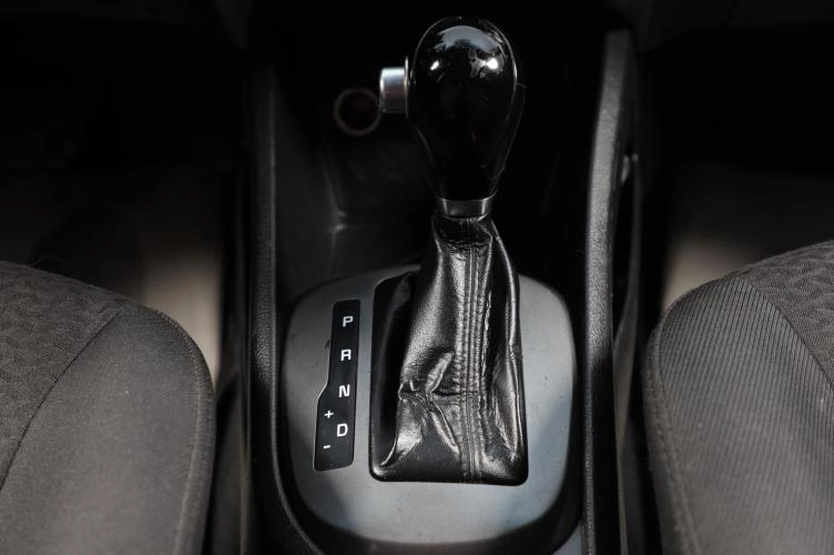 KIA Rio 14 из 16