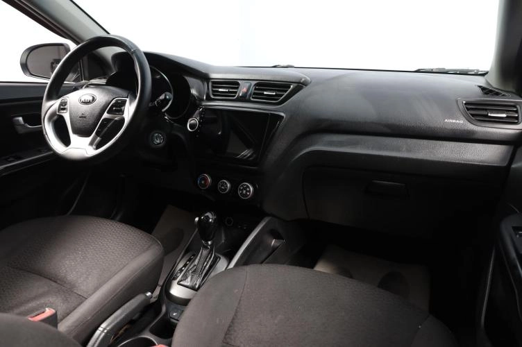 KIA Rio 9 из 16