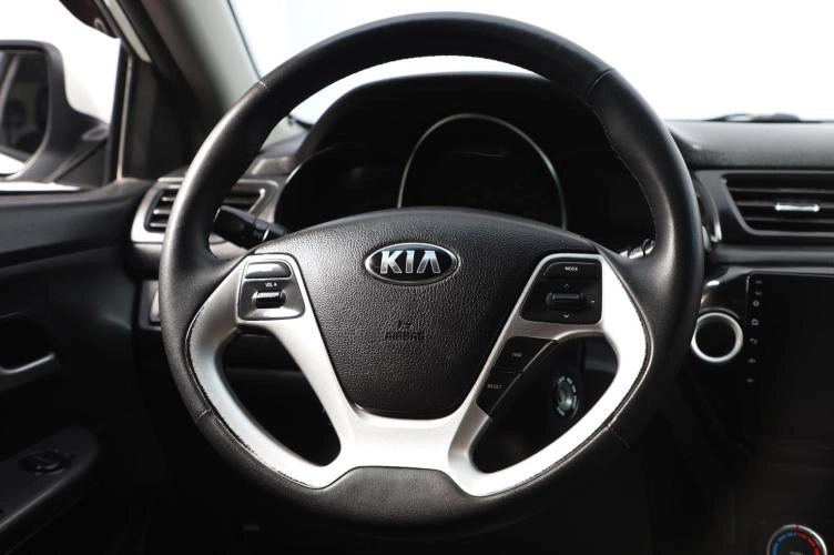 KIA Rio 11 из 16