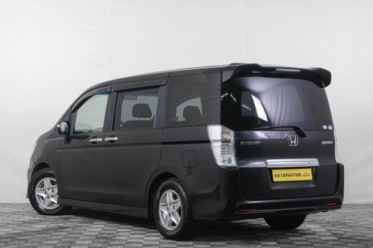 Honda Stepwgn Spada 4 из 6