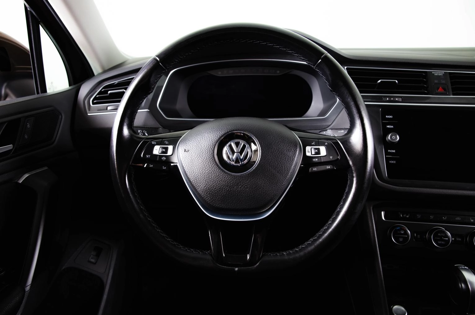 Volkswagen Tiguan 17 из 28