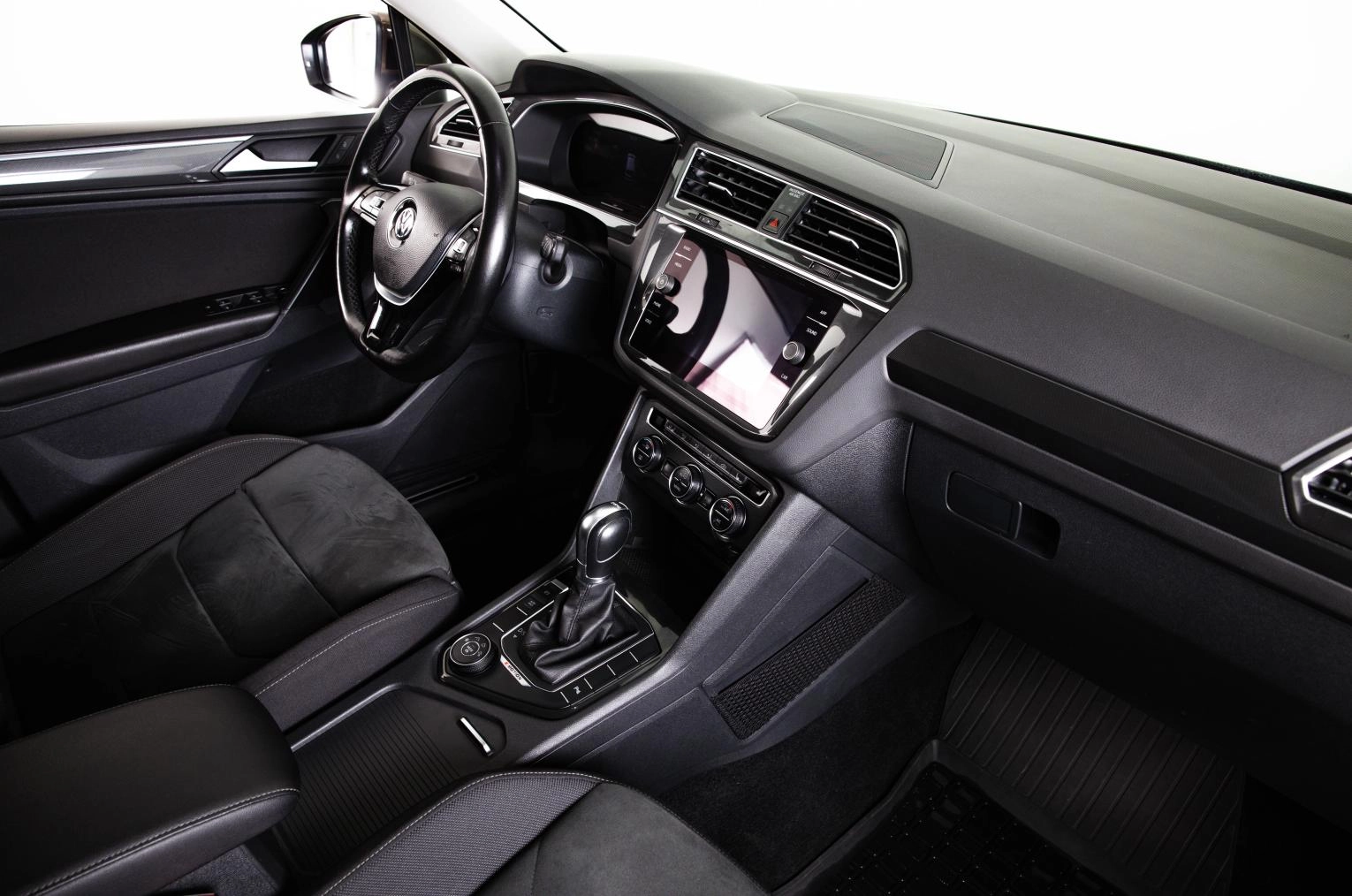 Volkswagen Tiguan 13 из 28