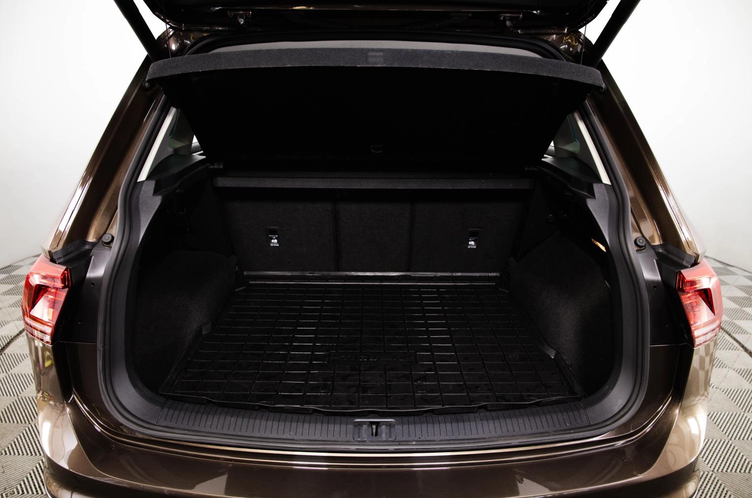 Volkswagen Tiguan 7 из 28